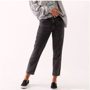 PacSun 24 (1) Mom Jeans High Rise Women’s Washed Faded Black